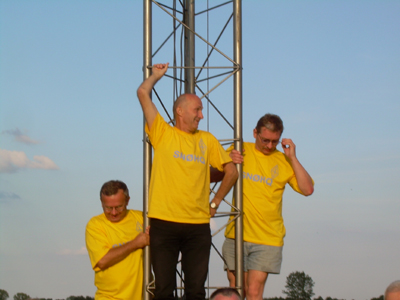 Kapitan Zespou SN0HQ na pierwszym planie Kapitan Zespou SN0HQ na pierwszym planie